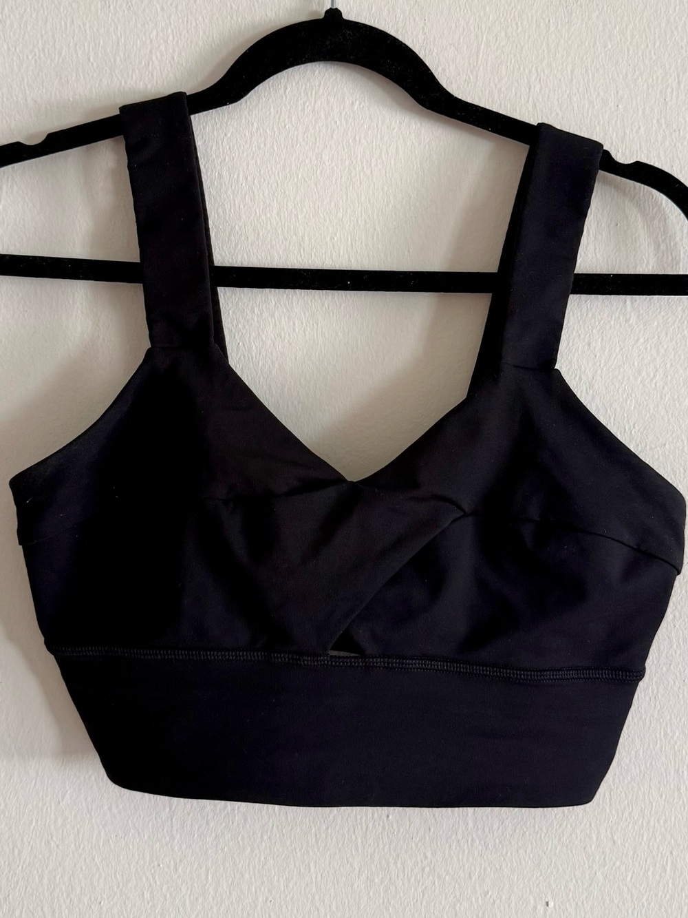 Lululemon • Black Wild Twist Bra